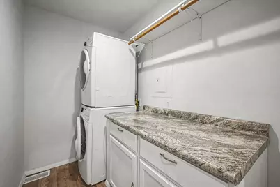 210 Brookhaven Drive, Elk Grove Village, IL 60007 - Photo 17