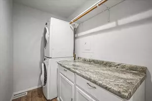 210 Brookhaven Dr, Elk Grove Village, IL 60007 - Photo 17