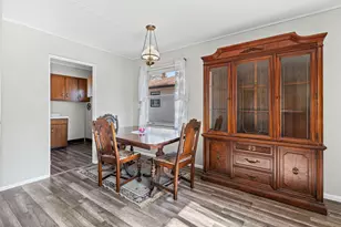 34 Golfview Ln, Carpentersville, IL 60110 - Photo 7