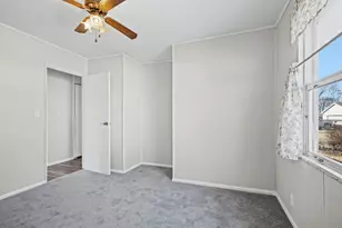 34 Golfview Ln, Carpentersville, IL 60110 - Photo 15