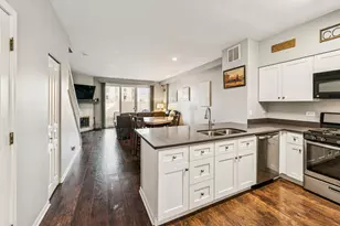 48 Arboretum Dr, Lombard, IL 60148 - Photo 3