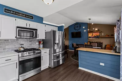 960 Mensching Road, Roselle, IL 60172 - Photo 9