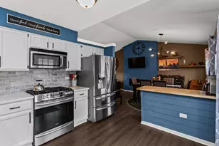 960 Mensching Rd, Roselle, IL 60172 - Photo 9