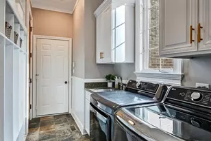 24 E 57th St, Hinsdale, IL 60521 - Photo 19