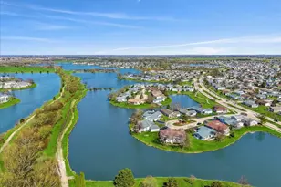 12 Surrey Ct, Grayslake, IL 60030 - Photo 3