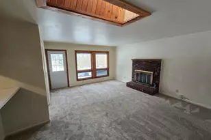 905 Hickory Rd, Woodstock, IL 60098 - Photo 15