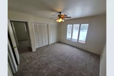905 Hickory Road, Woodstock, IL 60098 - Photo 25