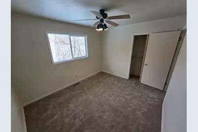 905 Hickory Road, Woodstock, IL 60098 - Photo 23