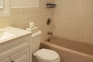 1198 Royal Glen Dr, Glen Ellyn, IL 60137 - Photo 11