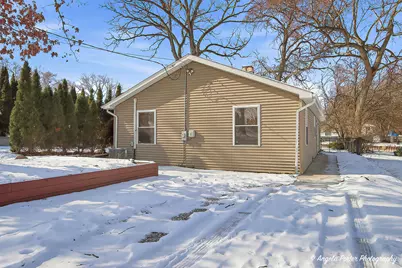 39450 N Circle Avenue, Antioch, IL 60002 - Photo 1