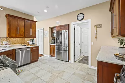 8007 Sierra Woods Lane, Carpentersville, IL 60110 - Photo 11