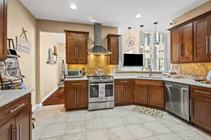 8007 Sierra Woods Ln, Carpentersville, IL 60110 - Photo 9