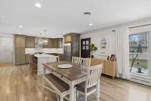 5 Crescent Pl, Joliet, IL 60433 - Photo 3