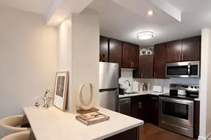 2650 N Lakeview Ave, Chicago, IL 60614 - Photo 7