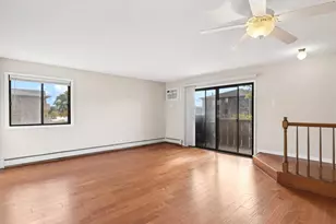 11 Echo Ct, Vernon Hills, IL 60061 - Photo 3