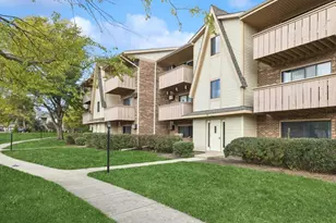 11 Echo Ct, Vernon Hills, IL 60061 - Photo 1
