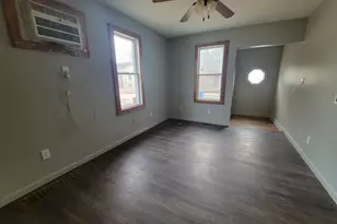 514 E Marquette St, Ottawa, IL 61350 - Photo 3