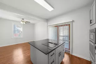 7250 N Rogers Ave, Chicago, IL 60645 - Photo 5