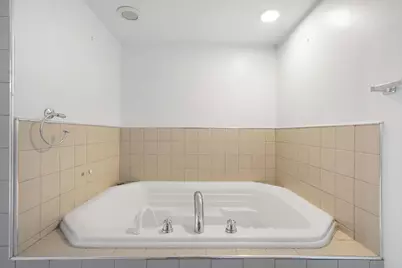 7250 N Rogers Avenue #1, Chicago, IL 60645 - Photo 15