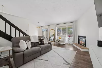 4657 High Point Drive #32, Rockford, IL 61114 - Photo 3