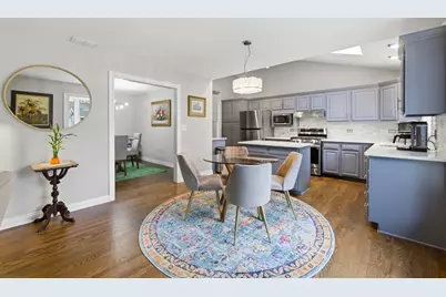 1321 Cumberland Circle E, Elk Grove Village, IL 60007 - Photo 11