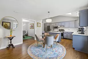 1321 Cumberland Cir E, Elk Grove Village, IL 60007 - Photo 11