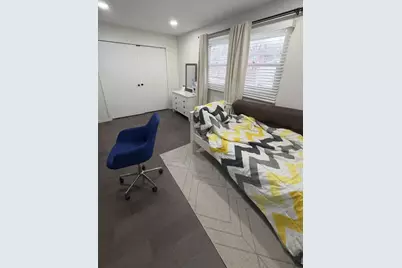 1065 Hiawatha Drive, Elgin, IL 60120 - Photo 9