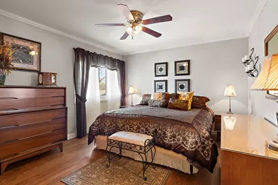 570 Woodview Avenue, Elk Grove Village, IL 60007 - Photo 11