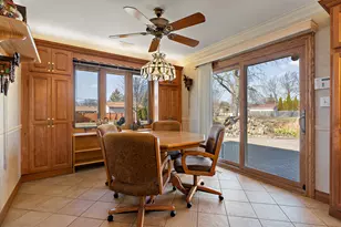 570 Woodview Ave, Elk Grove Village, IL 60007 - Photo 9