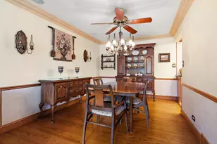 570 Woodview Ave, Elk Grove Village, IL 60007 - Photo 5