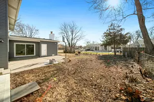 99 Essex Rd, Elk Grove Village, IL 60007 - Photo 37