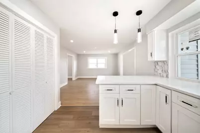 99 Essex Road, Elk Grove Village, IL 60007 - Photo 19