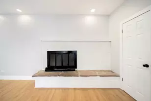 99 Essex Rd, Elk Grove Village, IL 60007 - Photo 13