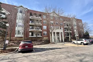 3135 Town Square Dr, Rolling Meadows, IL 60008 - Photo 1