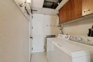 180 E Pearson St, Chicago, IL 60611 - Photo 33