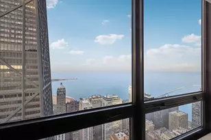 180 E Pearson St, Chicago, IL 60611 - Photo 25