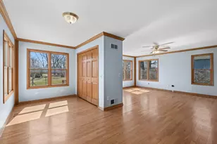 5573 Barnwood Dr, Gurnee, IL 60031 - Photo 7