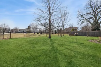 5573 Barnwood Drive, Gurnee, IL 60031 - Photo 19