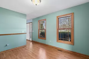 5573 Barnwood Dr, Gurnee, IL 60031 - Photo 11