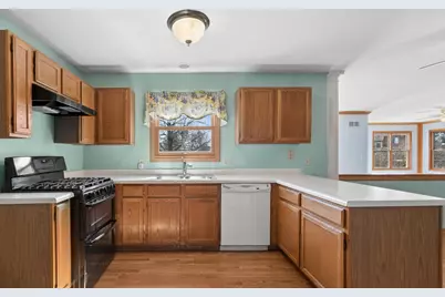 5573 Barnwood Drive, Gurnee, IL 60031 - Photo 9