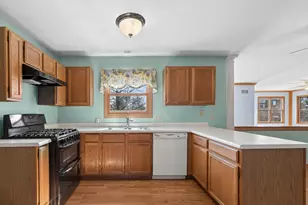 5573 Barnwood Dr, Gurnee, IL 60031 - Photo 9