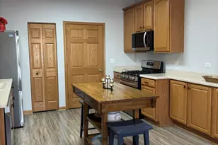 16300 Crescent Lake Dr, Crest Hill, IL 60403 - Photo 7