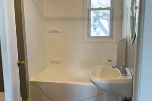 348 S Rosewood Ave, Kankakee, IL 60901 - Photo 3