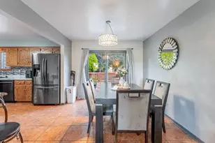 921 N Grace St, Lombard, IL 60148 - Photo 5