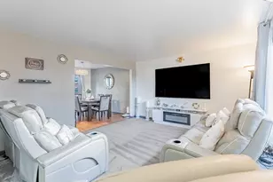 921 N Grace St, Lombard, IL 60148 - Photo 3