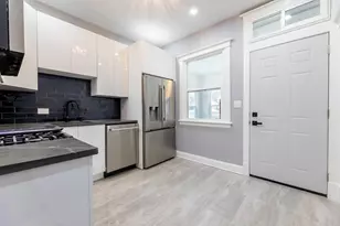 7545 S Rhodes Ave, Chicago, IL 60619 - Photo 5