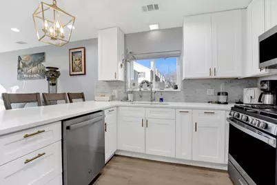 27W180 Cooley Avenue, Winfield, IL 60190 - Photo 7