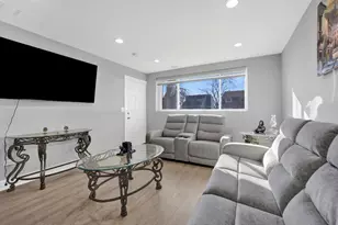 27W180 Cooley Ave, Winfield, IL 60190 - Photo 3