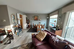 787 Oak Hill Rd, Lake Barrington, IL 60010 - Photo 9