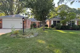 320 Fox Hunt Trail, Barrington, IL 60010 - Photo 1
